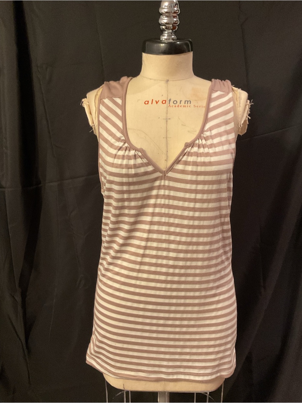 Striped Sleeveless V-Neck Tank Top in Dusty Rose and White